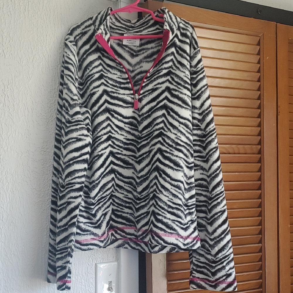 Danskin Zebra Print Women's Sweater with Pink Trim XL(14-16).